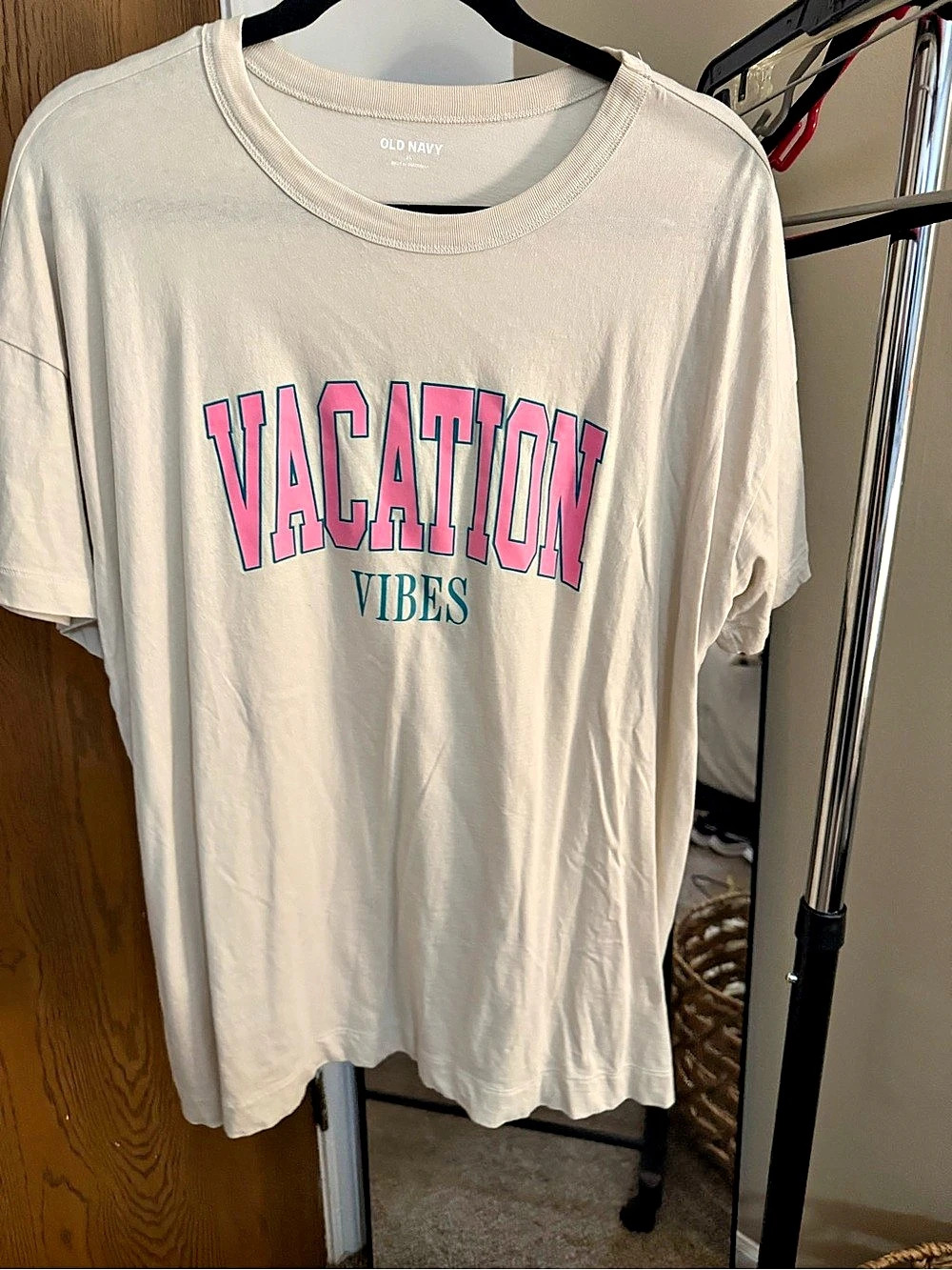 Old Navy Vacation Vibes Graphic Tee Cream & Pink XL